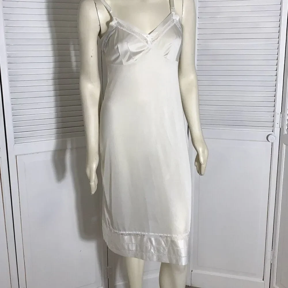 Vintage Lorraine Size 36 Tall Made in USA 100% Antron III Nylon White Full Slip - Picture 13 of 15